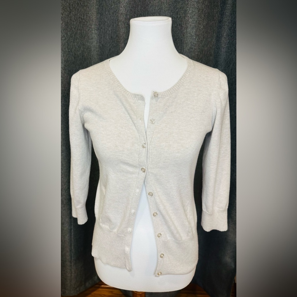The Limited Lightweight Button-Front Cardigan Sweater Small – Soft Beige Neutral